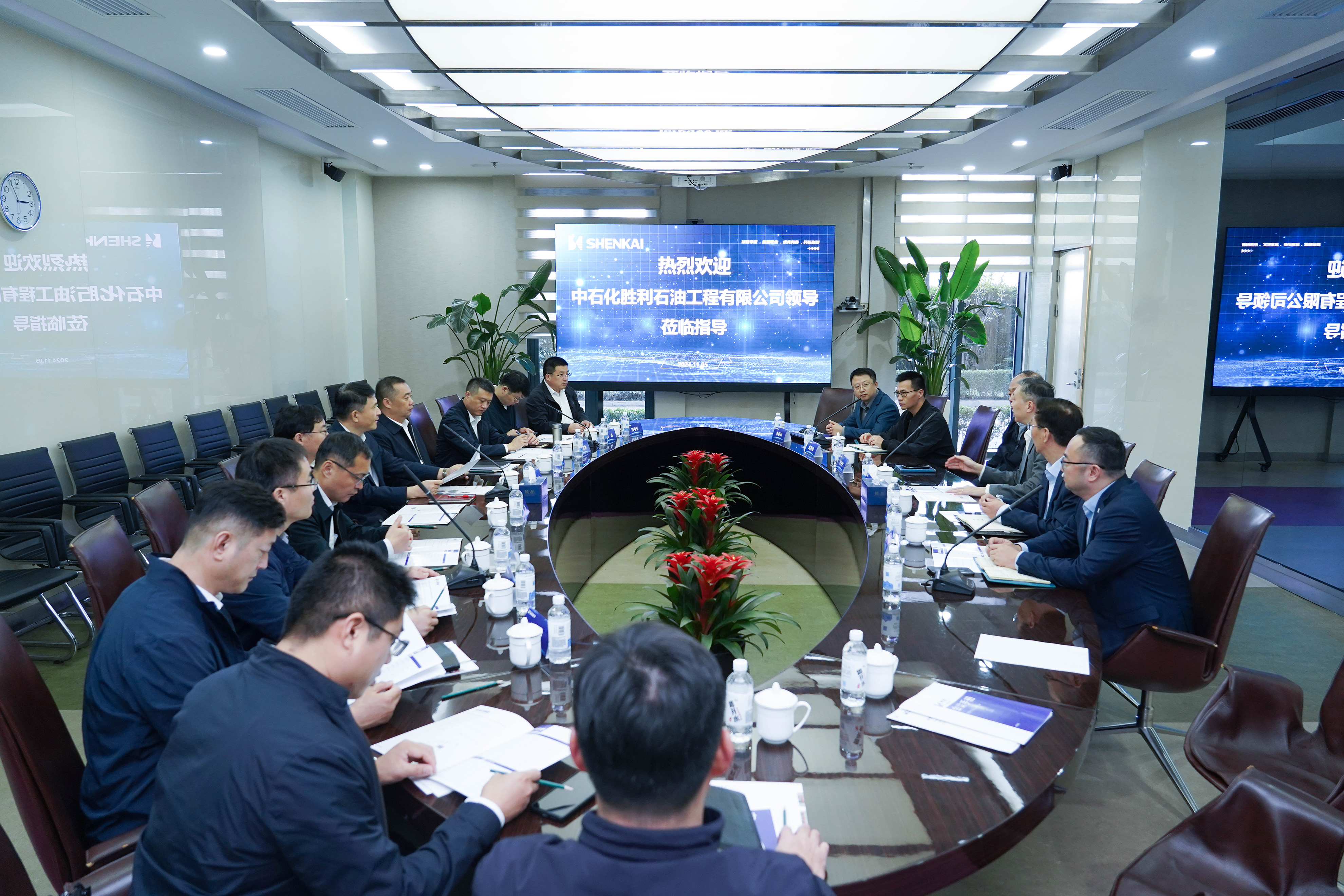 中石化胜利石油工程有限公司领导莅临QG刮刮乐参观交流(图1)